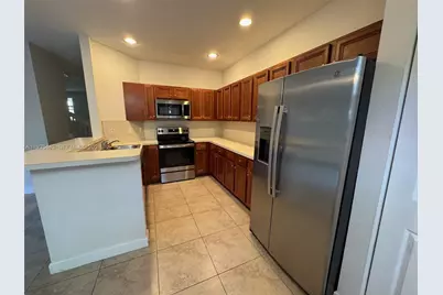 1027 NE 207th St #1027, Miami, FL 33179 - Photo 4