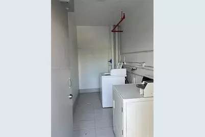 395 NE 21st St #303, Miami, FL 33137 - Photo 4