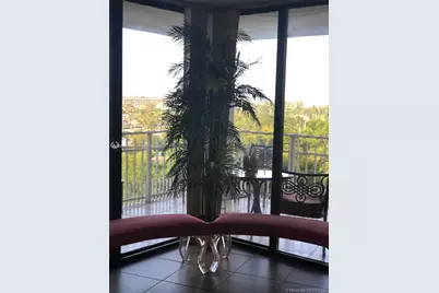 2000 Towerside Ter #905, Miami, FL 33138 - Photo 8