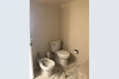 2000 Towerside Ter #905, Miami, FL 33138 - Photo 14