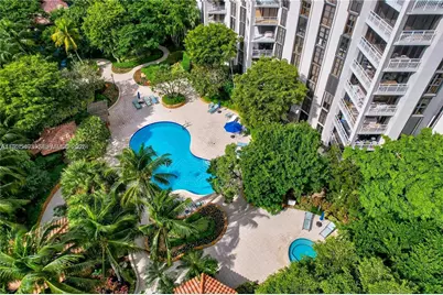 2000 Towerside Ter #905, Miami, FL 33138 - Photo 2