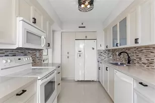 19500 Turnberry Way, Aventura, FL 33180 - Photo 12