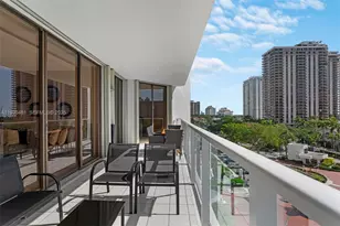 19500 Turnberry Way, Aventura, FL 33180 - Photo 10