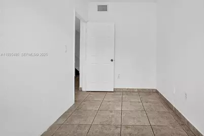 636 SW 7th Ter, Florida City, FL 33034 - Photo 8