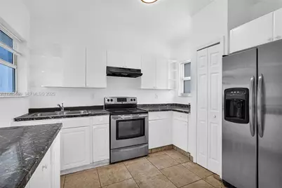 636 SW 7th Ter, Florida City, FL 33034 - Photo 14