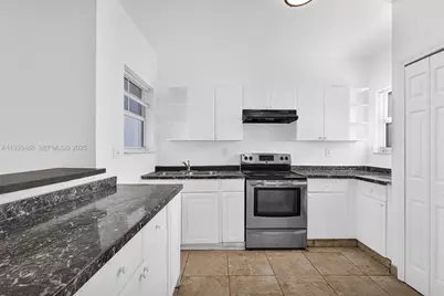 636 SW 7th Ter, Florida City, FL 33034 - Photo 12