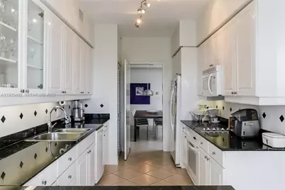 747 Crandon Blvd #410, Key Biscayne, FL 33149 - Photo 12