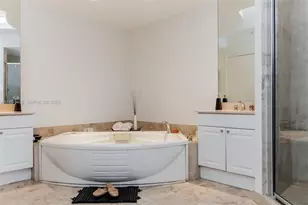 747 Crandon Blvd, Key Biscayne, FL 33149 - Photo 18