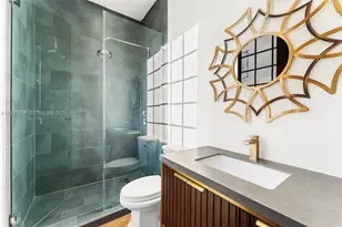 1277 N Venetian Way, Miami, FL 33139 - Photo 24