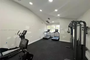 6900 SW 39th St, Davie, FL 33314 - Photo 16