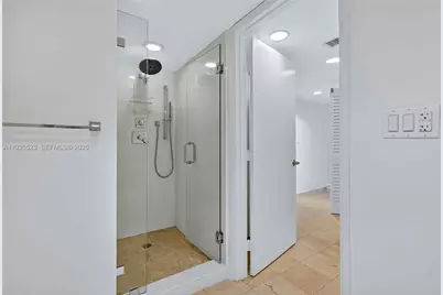 520 Brickell Key Dr #A604, Miami, FL 33131 - Photo 16