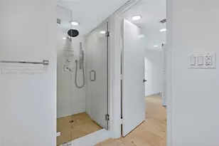 520 Brickell Key Dr, Miami, FL 33131 - Photo 16