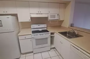 5077 NW 7th St, Miami, FL 33126 - Photo 6
