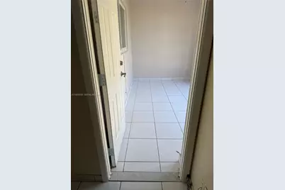 5061 W Oakland Park Blvd #211, Lauderdale Lakes, FL 33313 - Photo 18