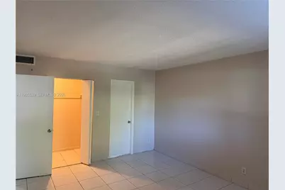 5061 W Oakland Park Blvd #211, Lauderdale Lakes, FL 33313 - Photo 14