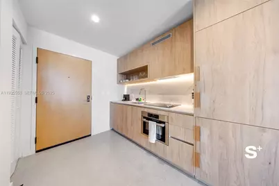11 NE 6th St #1910, Miami, FL 33132 - Photo 2