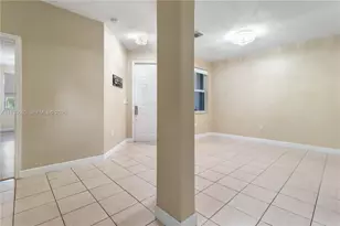 8562 NW 108th Ave, Doral, FL 33178 - Photo 6