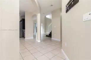 8562 NW 108th Ave, Doral, FL 33178 - Photo 4