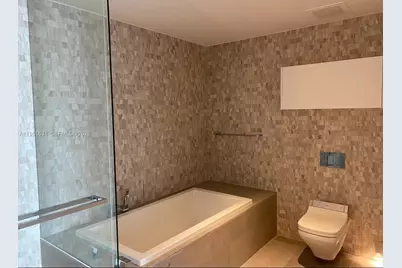 68 SE 6th St #2904, Miami, FL 33131 - Photo 12