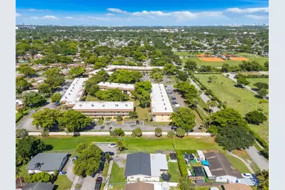 7100 McClellan St, Hollywood, FL 33024 - Photo 32