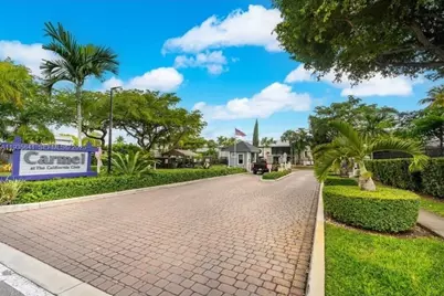 811 NE 199th St #206-33, Miami, FL 33179 - Photo 2