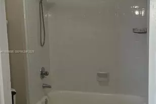 8020 N Colony Cir N, Tamarac, FL 33321 - Photo 16