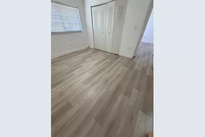 2760 W 61st Pl #202, Hialeah, FL 33016 - Photo 6