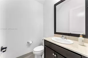 9881 W 34th Ave, Hialeah, FL 33018 - Photo 8