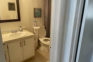 541 Blue Heron Dr, Hallandale Beach, FL 33009 - Photo 22