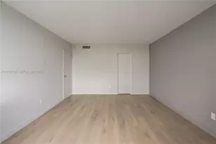 2000 NE 135th St, North Miami, FL 33181 - Photo 16