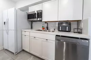 711 85th St, Miami Beach, FL 33141 - Photo 10
