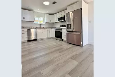 716 NE 7th St #B, Hallandale Beach, FL 33009 - Photo 2