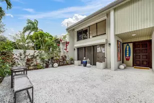 7075 SW 67th Ave, South Miami, FL 33143 - Photo 2