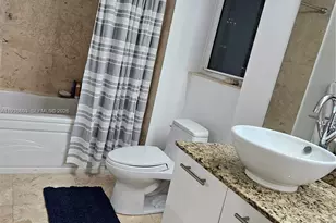 41 SE 5th St, Miami, FL 33131 - Photo 28