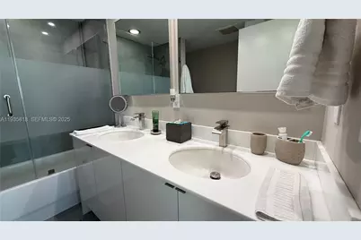 92 SW 3rd St #3607, Miami, FL 33130 - Photo 26