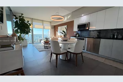92 SW 3rd St #3607, Miami, FL 33130 - Photo 4
