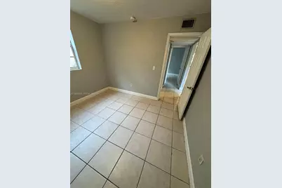 652 NW 3rd St #104, Miami, FL 33128 - Photo 6