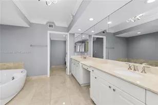 20201 E Country Club Dr, Aventura, FL 33180 - Photo 22