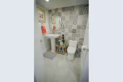 5880 Collins Ave #302, Miami Beach, FL 33140 - Photo 14