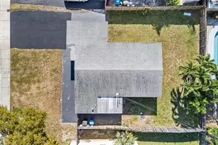 5641 NE 8th Ave, Oakland Park, FL 33334 - Photo 4