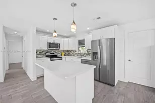 5641 NE 8th Ave, Oakland Park, FL 33334 - Photo 10