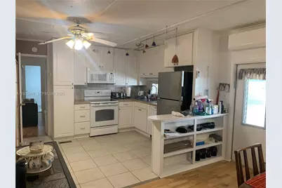 1911 SW 87th Ave, Davie, FL 33324 - Photo 22