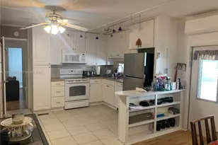 1911 SW 87th Ave, Davie, FL 33324 - Photo 22