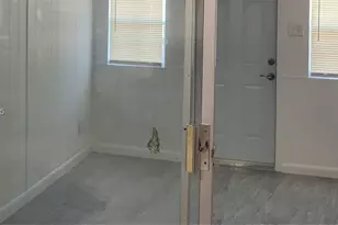 1911 SW 87th Ave, Davie, FL 33324 - Photo 20