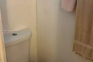 1911 SW 87th Ave, Davie, FL 33324 - Photo 10