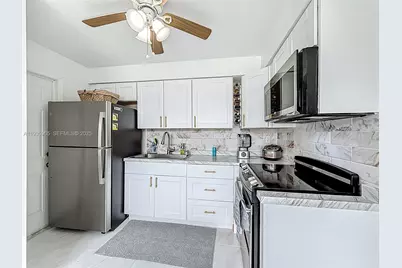 2223 Liberty St, Hollywood, FL 33020 - Photo 4