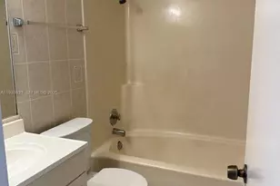 402 Lakeside Dr, Margate, FL 33063 - Photo 10