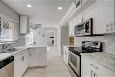 12980 Blue Lake Dr, Wellington, FL 33414 - Photo 8