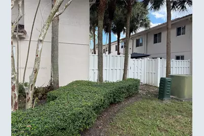 7780 NW 22nd Ct #101, Pembroke Pines, FL 33024 - Photo 2