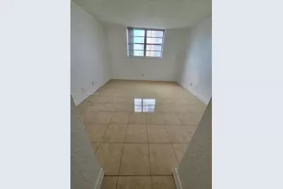 19390 Collins Ave #619, Sunny Isles Beach, FL 33160 - Photo 6